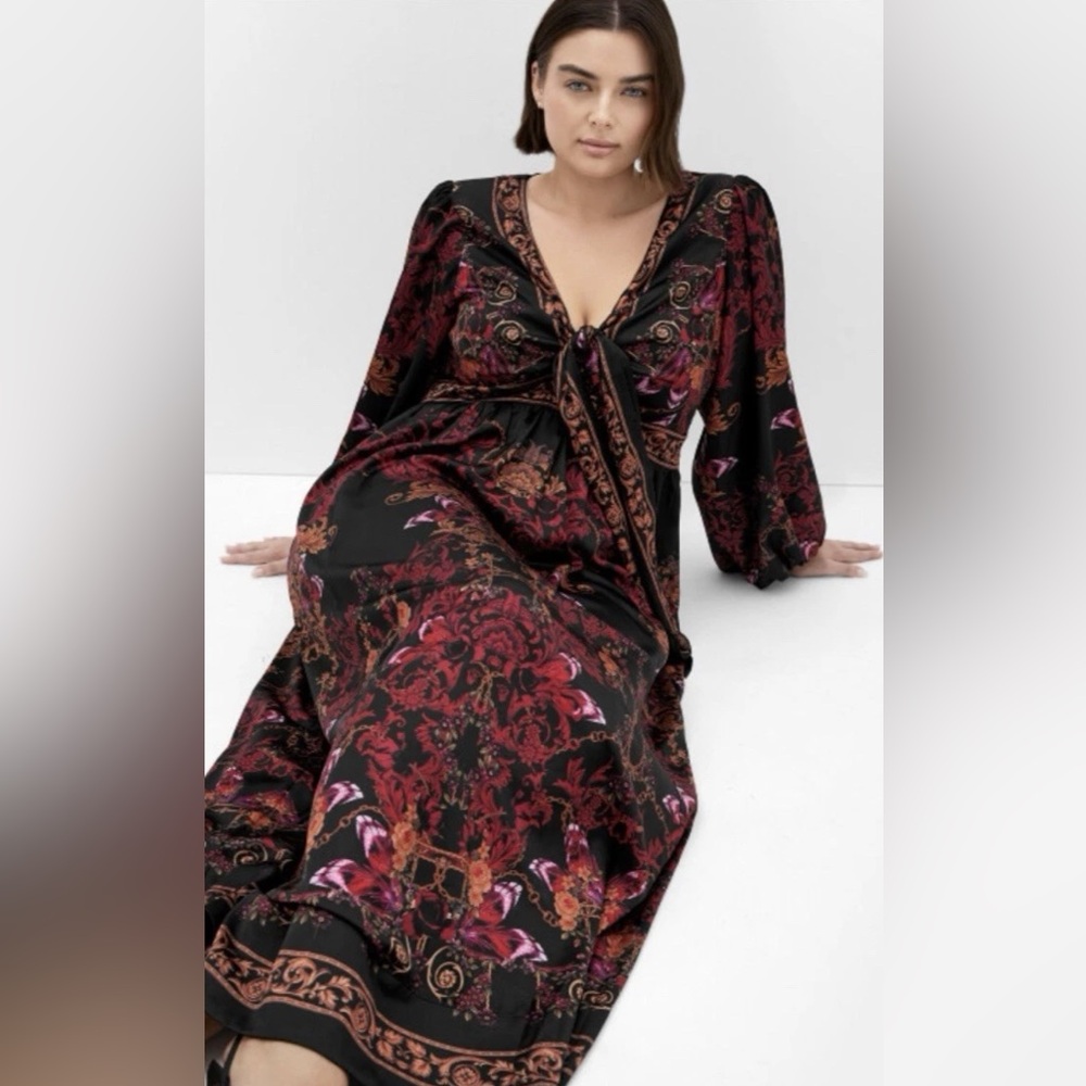 City chic Ivanna Bohemian Floral Maxi Dress size 18W runs small, fully lined